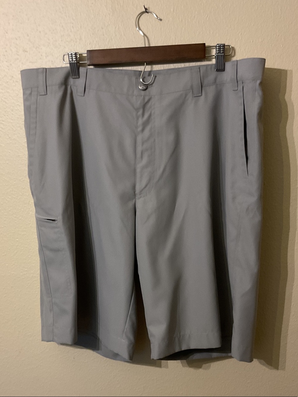 Callaway Light Gray Athletic Golf Shorts Size 40